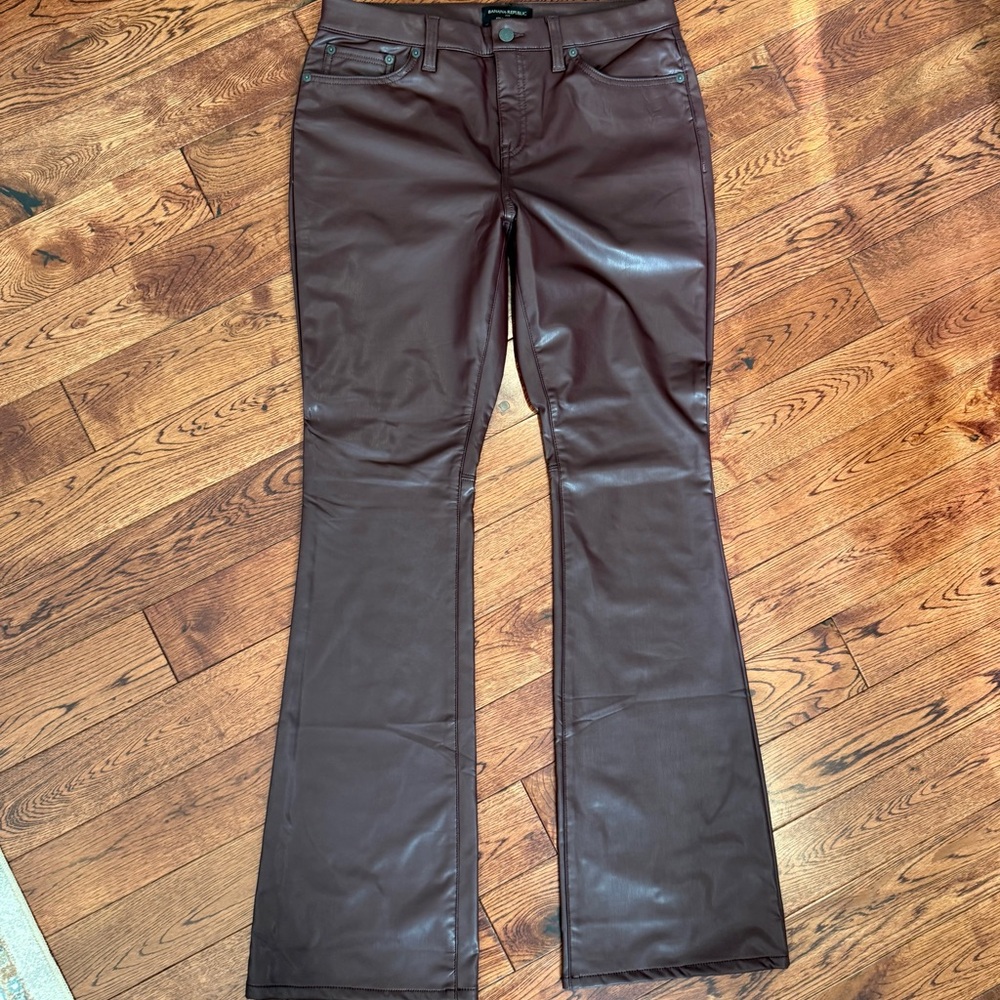 Banana Republic Burgundy Faux Leather Pants low rise bootcut 30 10 new